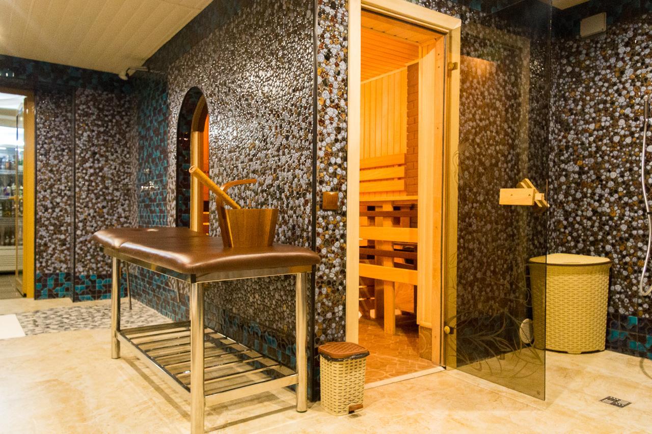 Salut Hotel Almaty Exterior photo